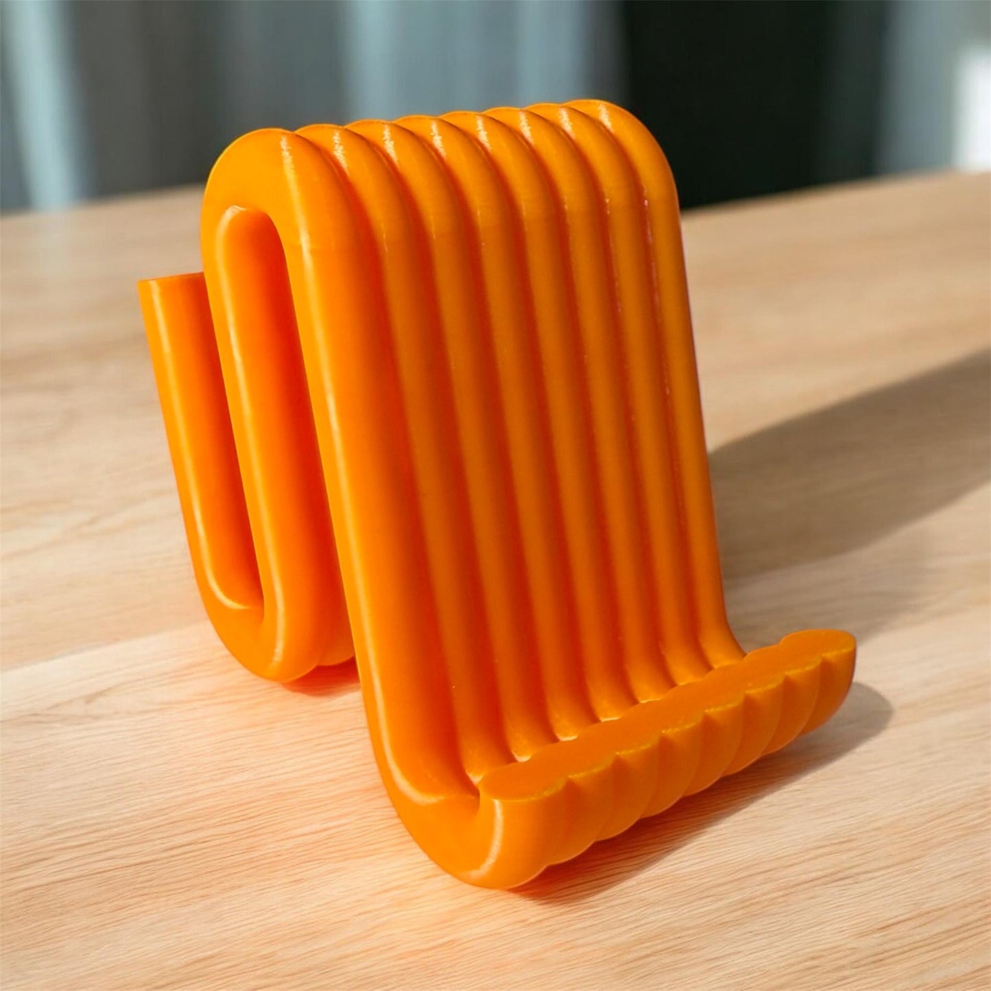 Wiggle Phone Stand
